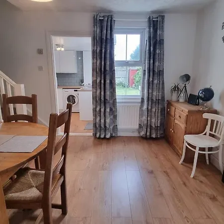 Entire House With Garden & Parking Nr Ashford Int Villa Exterior photo