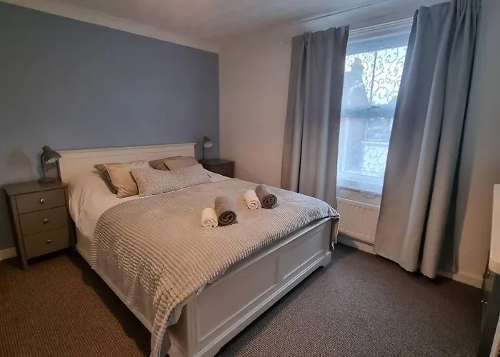 Entire House With Garden & Parking Nr Ashford Int