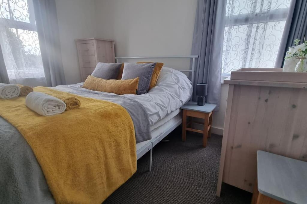 Entire House With Garden & Parking Nr Ashford Int *