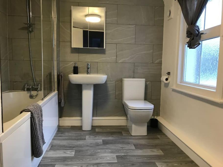 Holiday home Entire House With Garden & Parking Nr Ashford Int *