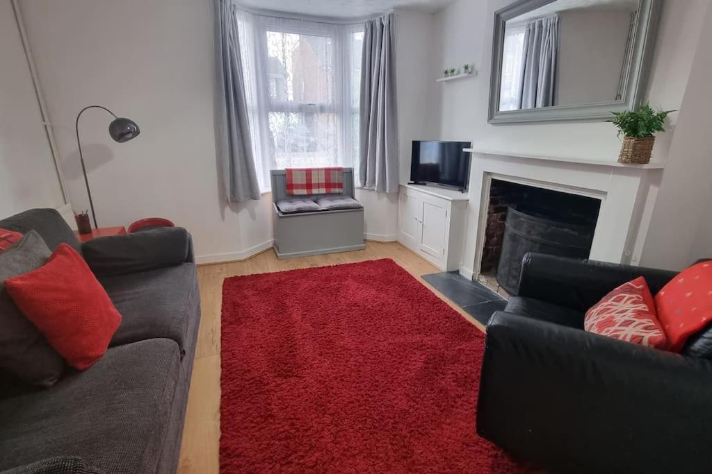 Entire House With Garden & Parking Nr Ashford Int