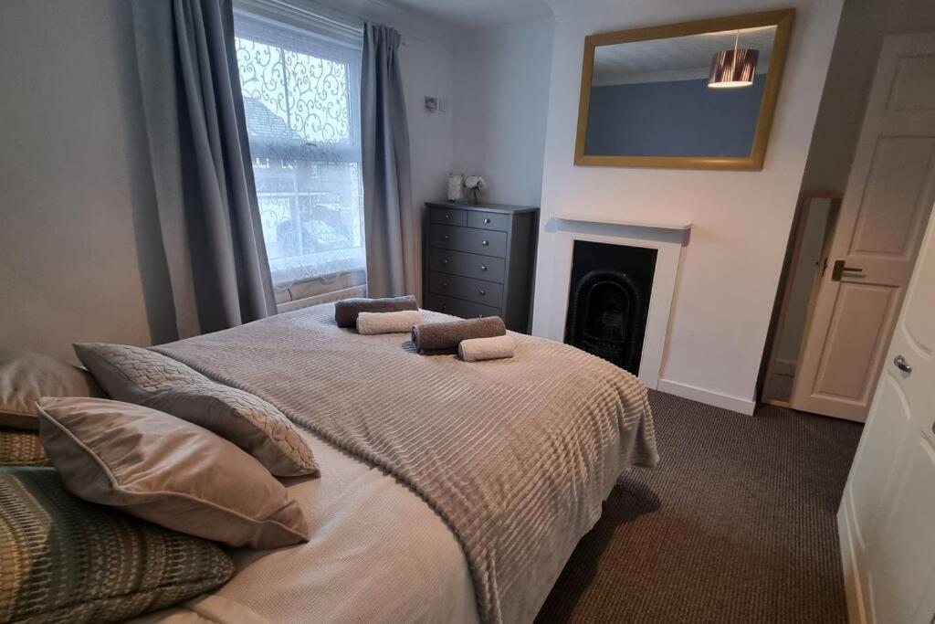 Entire House With Garden & Parking Nr Ashford Int Ashford (Kent)